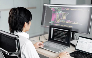长宁 ,php声明和调用变量的符号是什么？